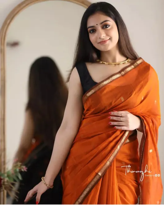 Maheshwari Silk Saree With Beautiful Weaving Design